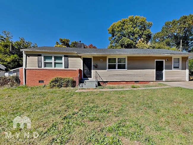 property at 3026 Bellaire Dr