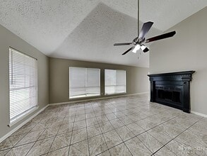 8711 Croteau Dr in Houston, TX - Building Photo - Building Photo