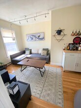 361 Western Ave, Unit 2 in Cambridge, MA - Foto de edificio - Building Photo