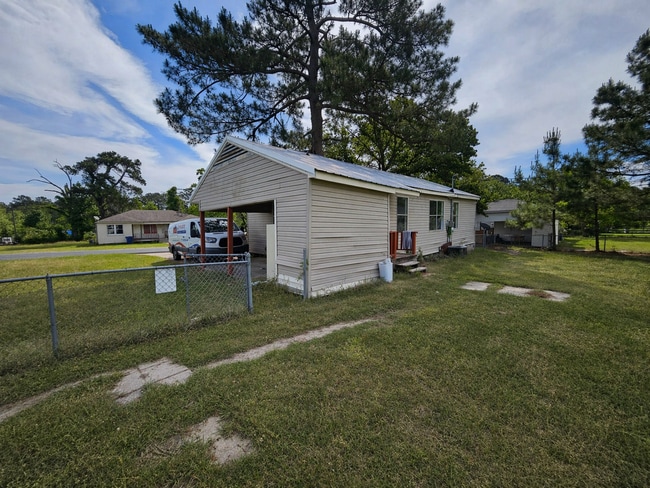 1600 Kings Rd in Leesville, LA - Building Photo - Building Photo