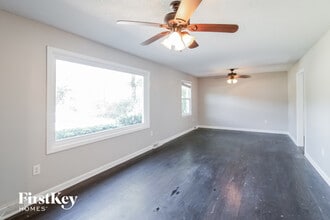 729 Harbor View Rd in Charleston, SC - Foto de edificio - Building Photo