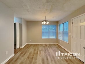 1051 Park Creek Cir in Lawrenceville, GA - Building Photo - Building Photo