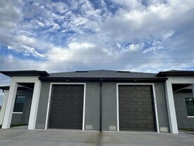 4214 Santa Barbara Blvd in Cape Coral, FL - Building Photo