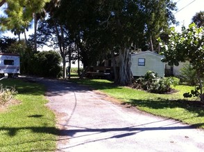 13150 US Highway 441 in Canal Point, FL - Building Photo - Other