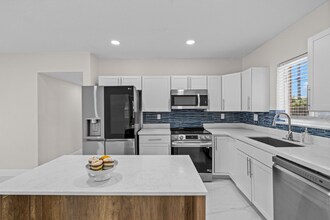 3220 NW 4th Ct in Fort Lauderdale, FL - Building Photo - Building Photo