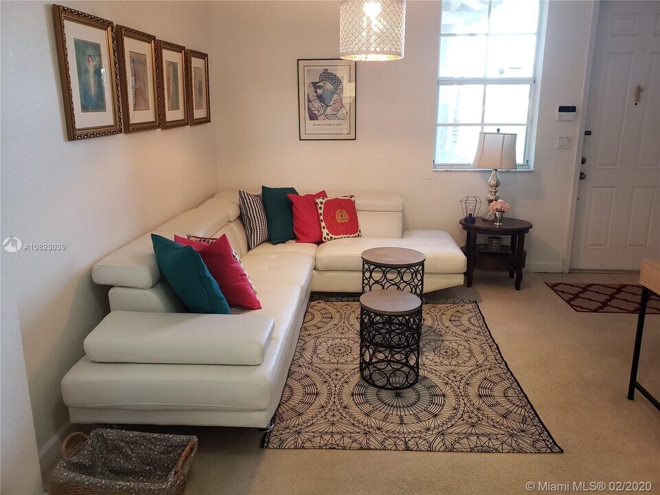 1720 NE 33rd Ave-Unit -109-5 in Homestead, FL - Building Photo
