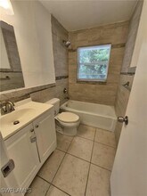 996 Jasmine St in North Fort Myers, FL - Foto de edificio - Building Photo