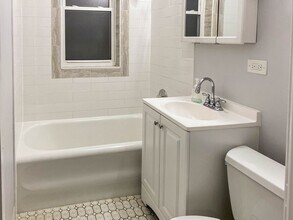 3709 N Sheffield Ave, Unit 407 in Chicago, IL - Building Photo - Building Photo