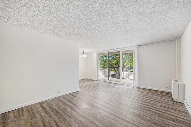 2225 Buchtel Blvd, Unit 208 in Denver, CO - Building Photo - Building Photo