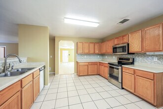 10922 Rindle Ranch in San Antonio, TX - Foto de edificio - Building Photo