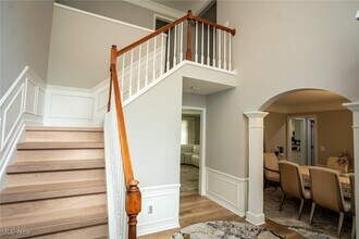 18447 Whitemarsh Ln in Strongsville, OH - Building Photo - Building Photo