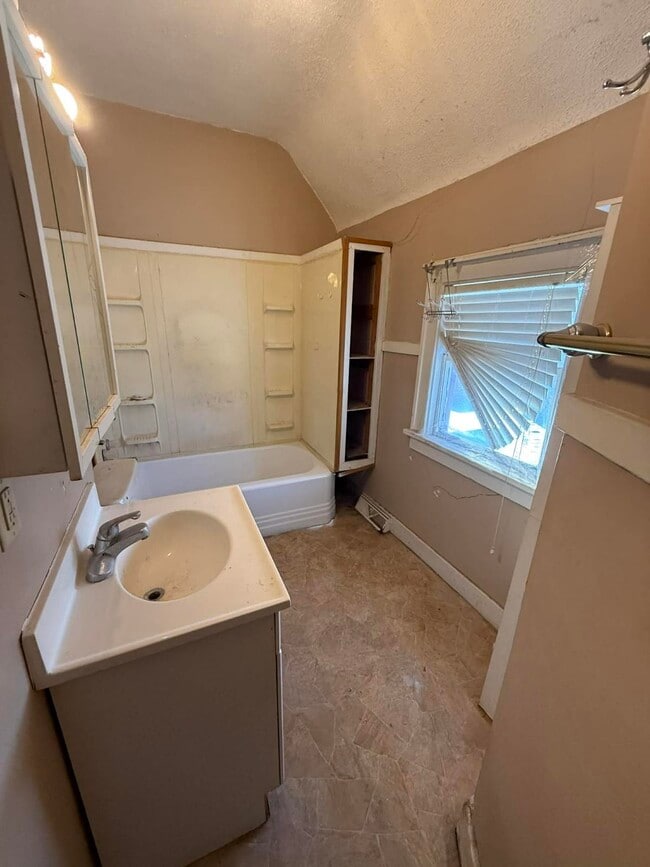 116 Allen St in La Porte, IN - Building Photo - Building Photo