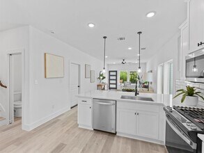 1448 Dewalt St in Houston, TX - Building Photo - Building Photo