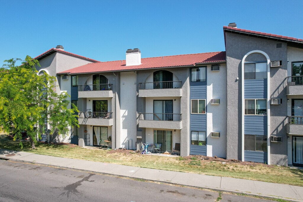 Serrano Apartments Spokane, WA Apartments