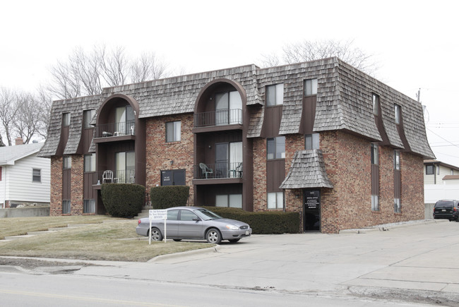 Palme Manor in Omaha, NE - Building Photo - Building Photo