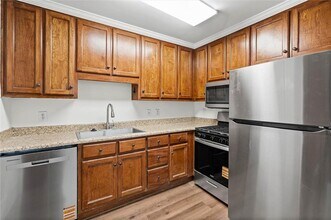 5213 Pineview Ln S in Mobile, AL - Building Photo - Building Photo