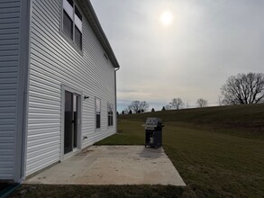 4266 Tingle Dr in Shelbyville, KY - Building Photo - Building Photo