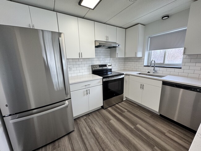 30 Hill Rd, Unit 202 in Belmont, MA - Foto de edificio - Building Photo