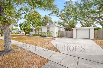 725 35th St N in St. Petersburg, FL - Building Photo - Building Photo