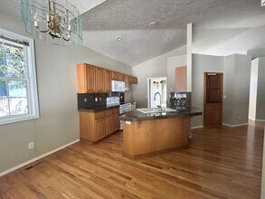 8470 W Donnybrook Dr in Boise, ID - Building Photo - Building Photo