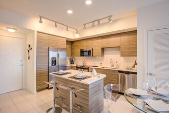 Windsor at Pembroke Gardens in Pembroke Pines, FL - Foto de edificio - Building Photo