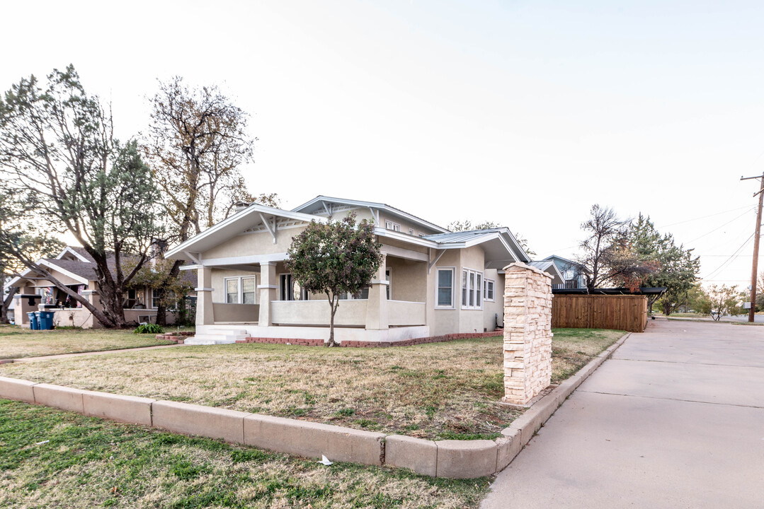 811 E Broadway Ave in Sweetwater, TX - Building Photo