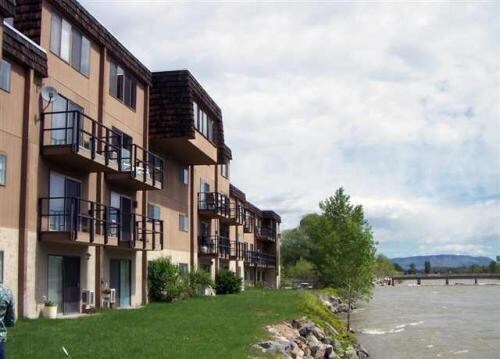 Edge water in Livingston, MT - Foto de edificio