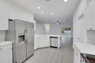 327 Cloverdale Rd in Winter Haven, FL - Building Photo - Building Photo