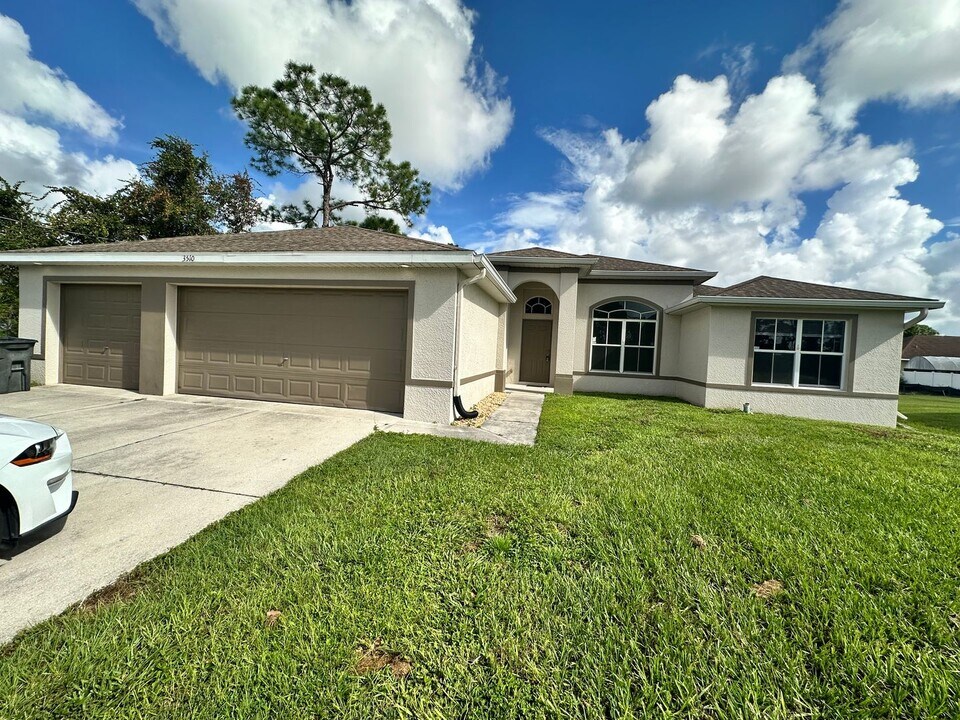 3510 40th St SW in Lehigh Acres, FL - Building Photo