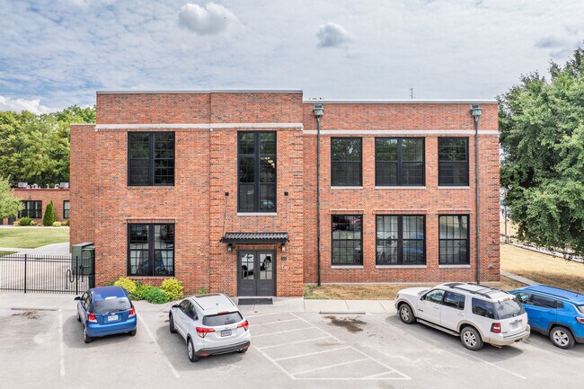 Bailey School Lofts in Springfield, MO - Building Photo - Building Photo
