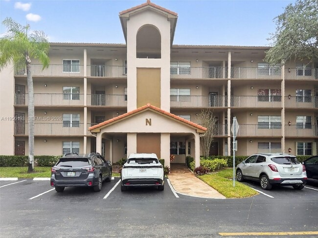 1000 SW 125th Ave in Pembroke Pines, FL - Building Photo - Building Photo