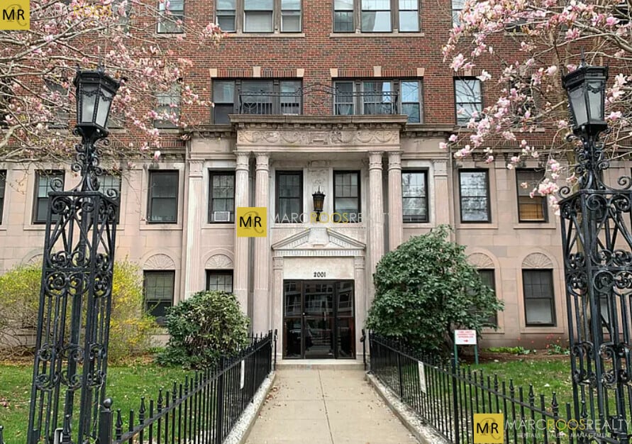 1999 Commonwealth Ave in Boston, MA - Building Photo