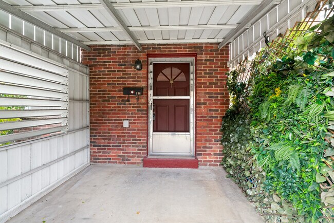 136 Lynnwood Dr in Pittsburgh, PA - Building Photo - Building Photo