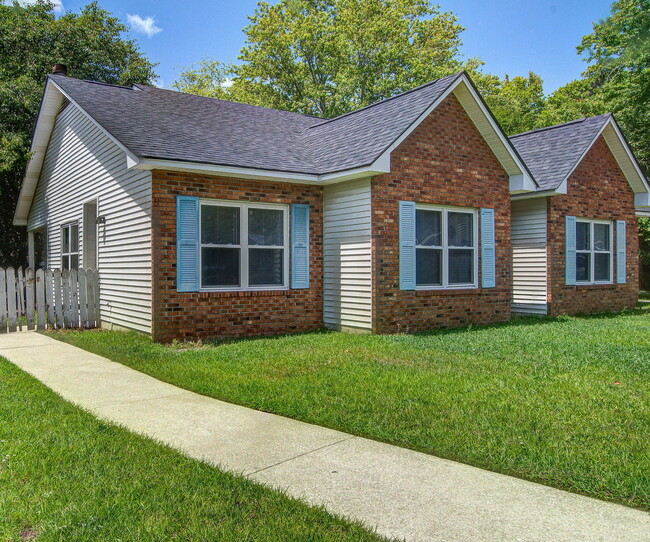 property at 9621 N Cardinal Dr