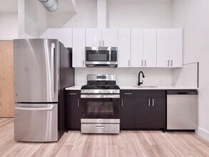 375 Monmouth St in Jersey City, NJ - Building Photo - Building Photo