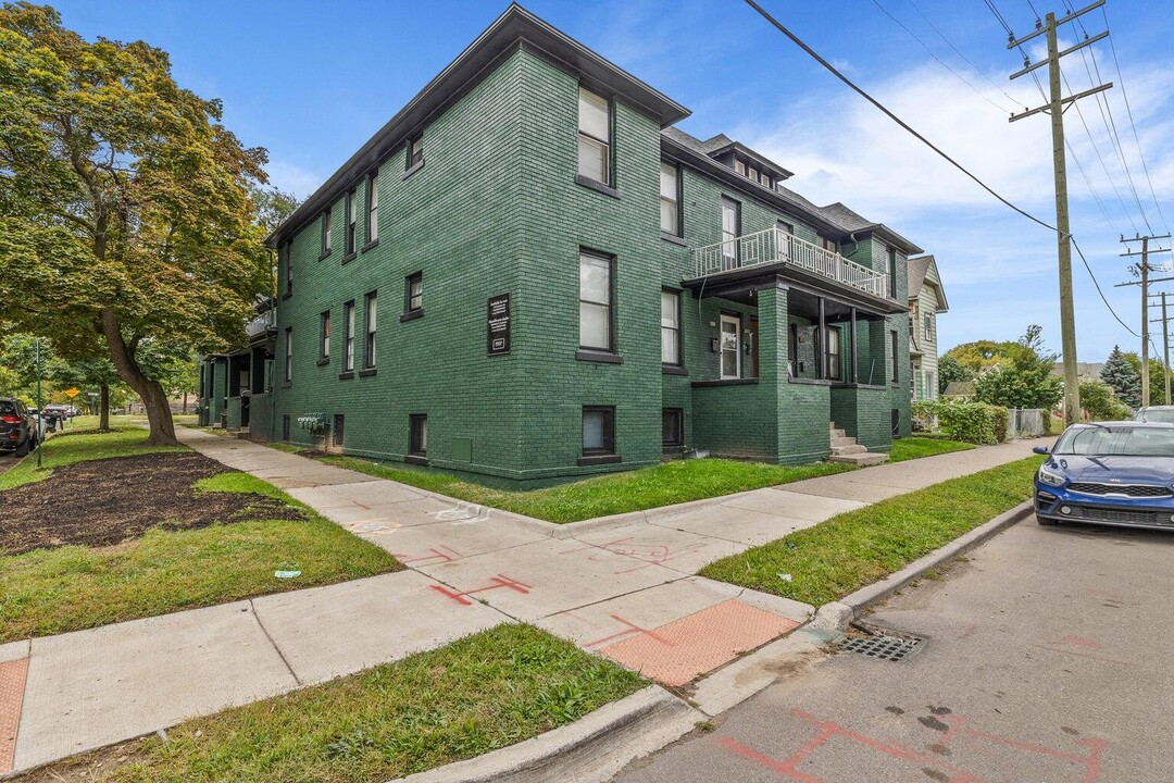 5807 Toledo St in Detroit, MI - Building Photo