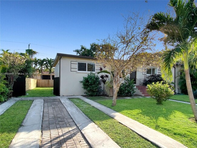 7910 SW 17th Terrace in Miami, FL - Building Photo - Building Photo