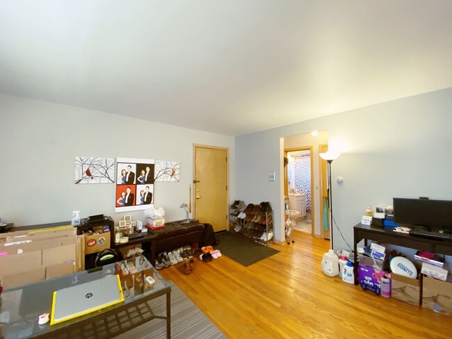 property at 4112 N Kedvale Ave