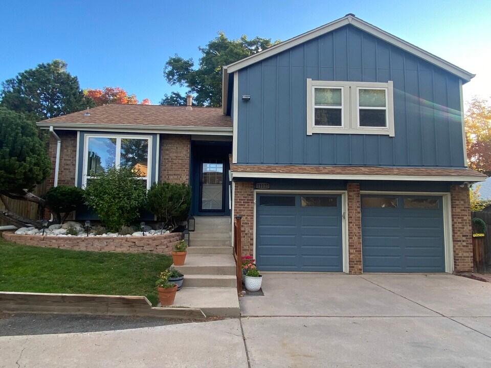 11127 W Wildhorse Peak in Littleton, CO - Building Photo