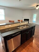 7043 Woodsbay Lane in Rock Hill, SC - Foto de edificio - Building Photo