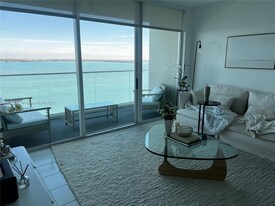 800 Claughton Island Dr, Unit 1404 in Miami, FL - Building Photo