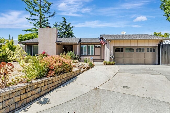 property at 13431 Holiday Ct