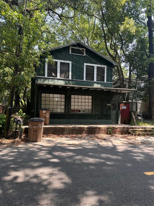 2104 Emogene St, Unit B in Mobile, AL - Building Photo