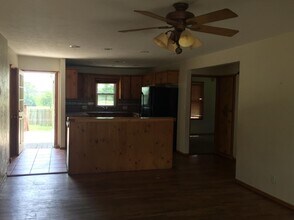 405 N Sharon St in Tecumseh, OK - Building Photo - Building Photo