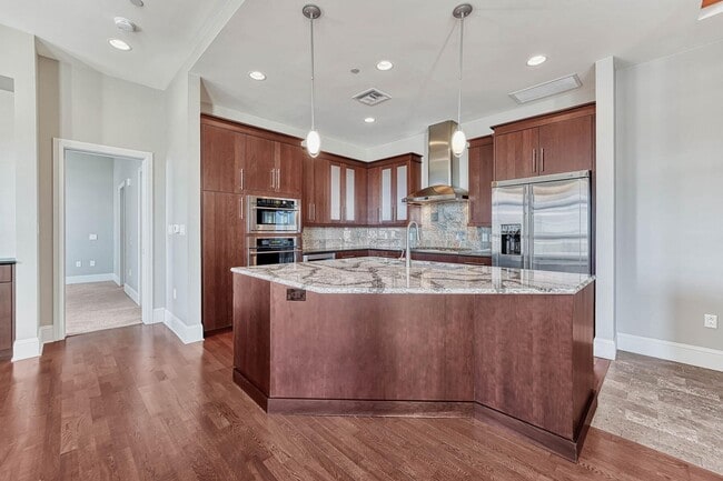 5455 Landmark Pl in Greenwood Village, CO - Foto de edificio - Building Photo