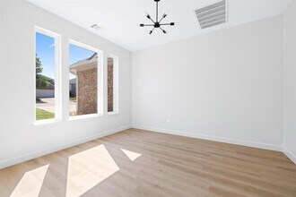 2111 Speidel Dr in Pflugerville, TX - Building Photo - Building Photo