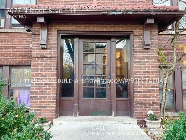 7077 N Ridge Blvd in Chicago, IL - Building Photo - Building Photo