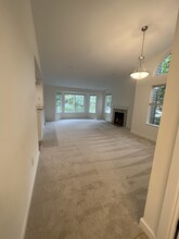10009 NE 120th Ln in Kirkland, WA - Building Photo - Building Photo