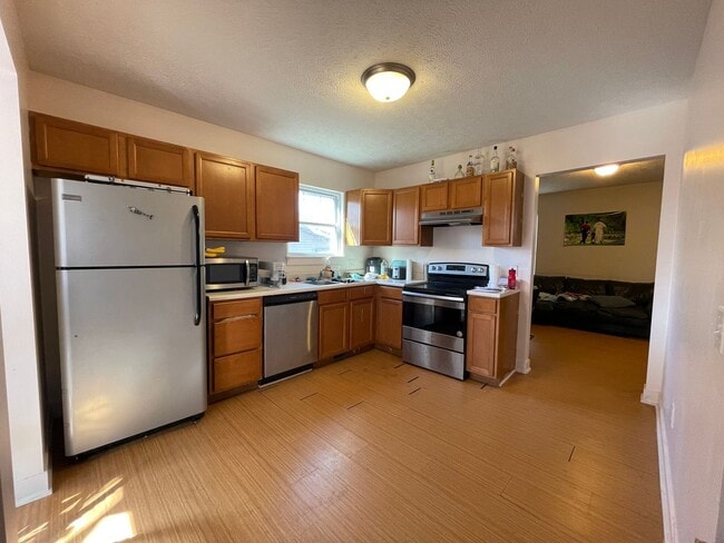 304 E 17th St in Bloomington, IN - Building Photo - Building Photo