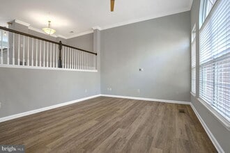 1980 Crescent Park Dr in Reston, VA - Building Photo - Building Photo